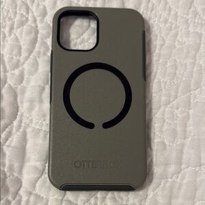 OtterBox Gray and Black Protective Case for iPhone-Used Excellent Condition
